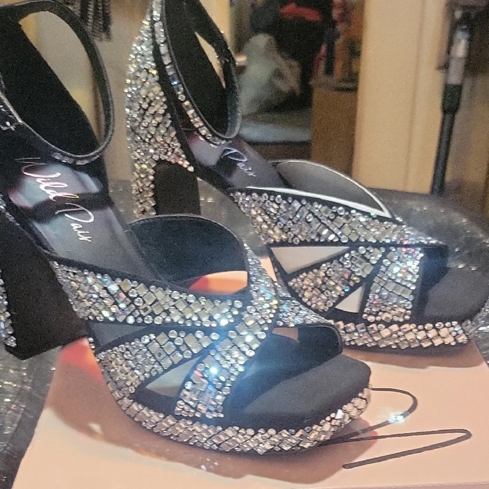 Brand New Wild Pair Black Rhinestone Women's Heels - Picture 2 of 7
